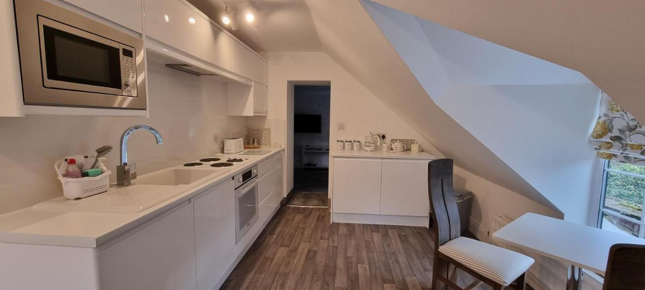 Modern And Spacious 2 Bedroom Apartment With Free Parking Llansantffraid Llansantffraid Glyn Ceiriog Eksteriør bilde