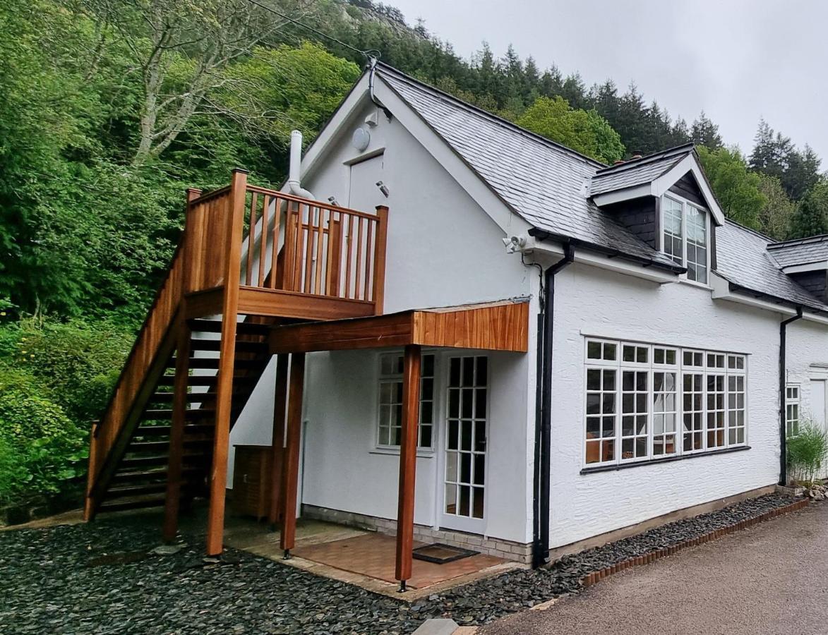 Modern And Spacious 2 Bedroom Apartment With Free Parking Llansantffraid Llansantffraid Glyn Ceiriog Eksteriør bilde
